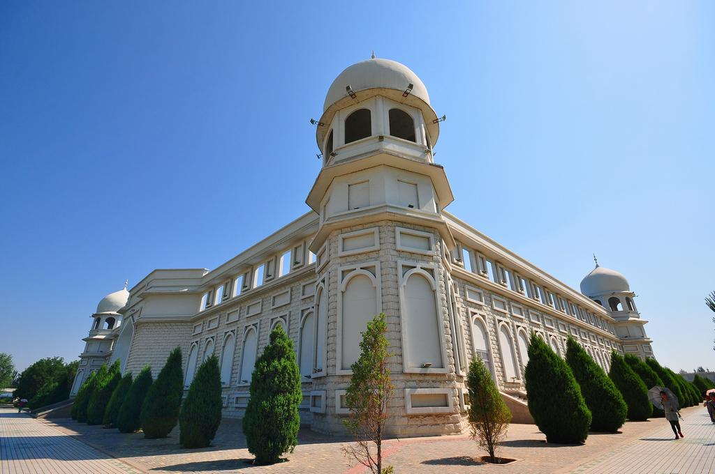 新疆维吾尔族清真寺建筑浮雕壁画图案